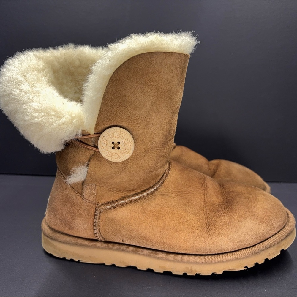 Ugg Australia Chestnut Button Shearling Boots Wom… - image 5